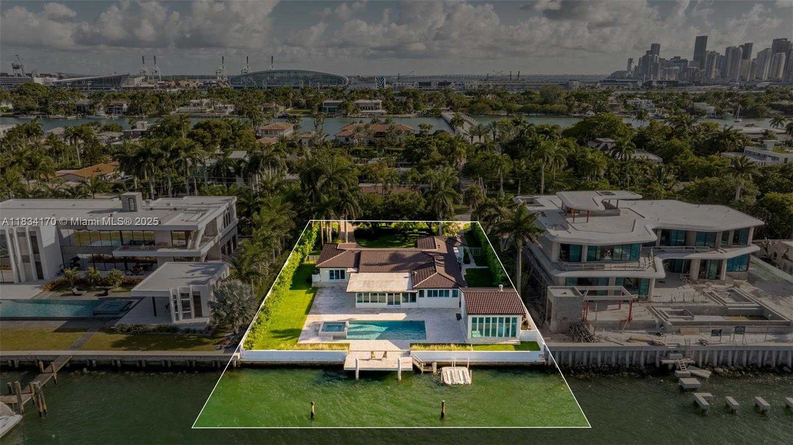 Small Image of 205 NORTH HIBISCUS DR, Miami Beach Number 62