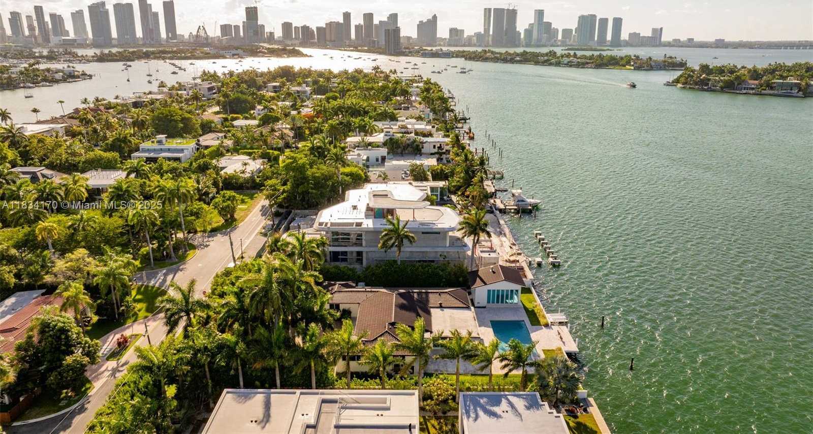 Small Image of 205 NORTH HIBISCUS DR, Miami Beach Number 63