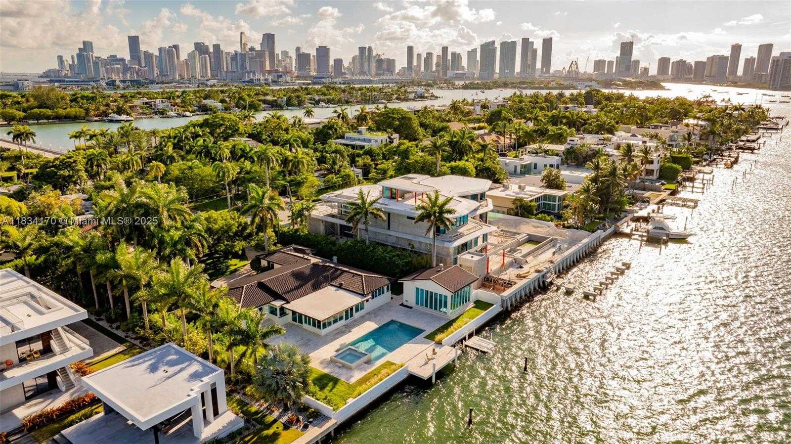 Small Image of 205 NORTH HIBISCUS DR, Miami Beach Number 64