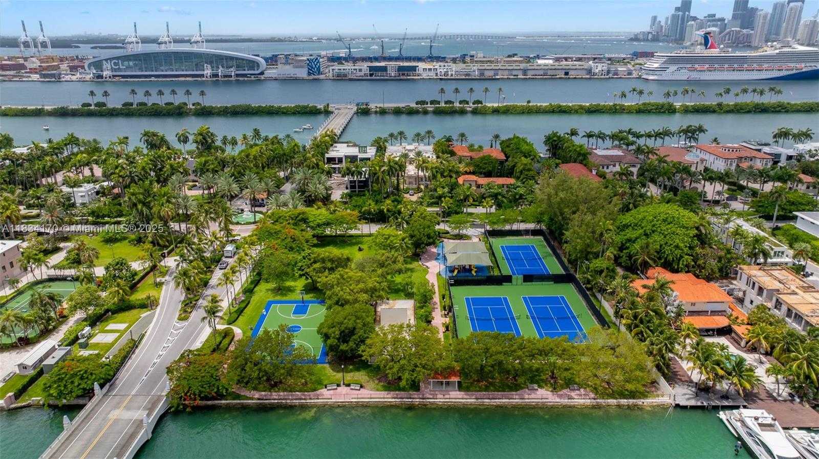 Small Image of 205 NORTH HIBISCUS DR, Miami Beach Number 66