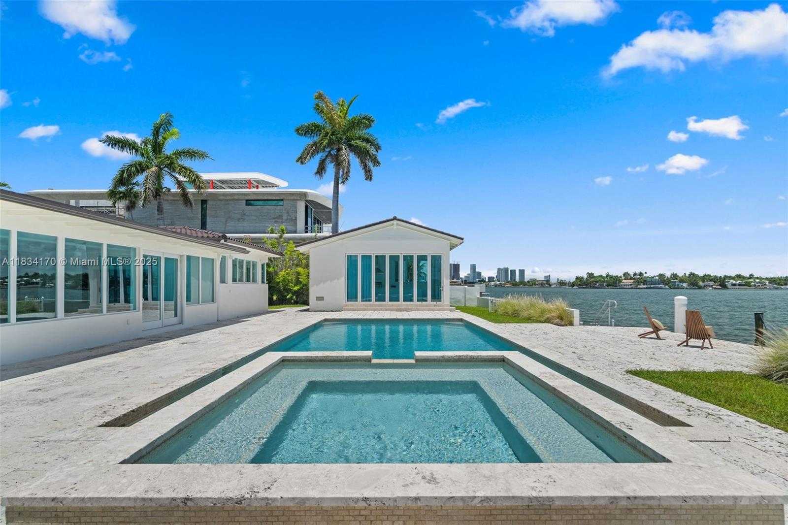 Small Image of 205 NORTH HIBISCUS DR, Miami Beach Number 9