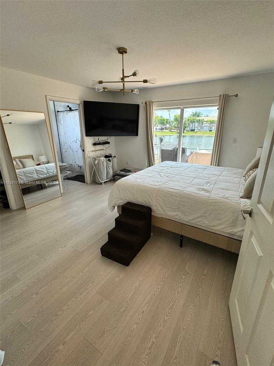Small Image of 5755 NORTH WEST 109TH AVE #17, Doral Number 11