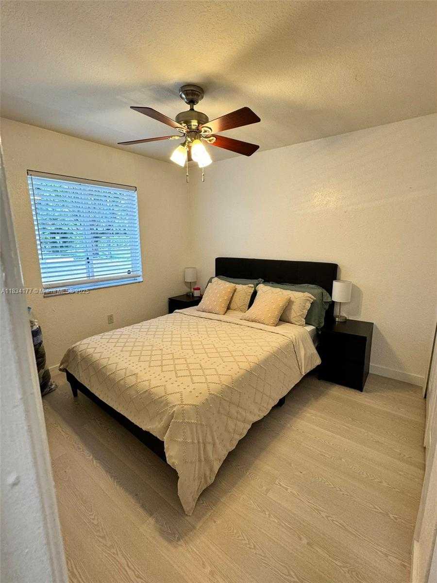 Small Image of 5755 NORTH WEST 109TH AVE #17, Doral Number 14