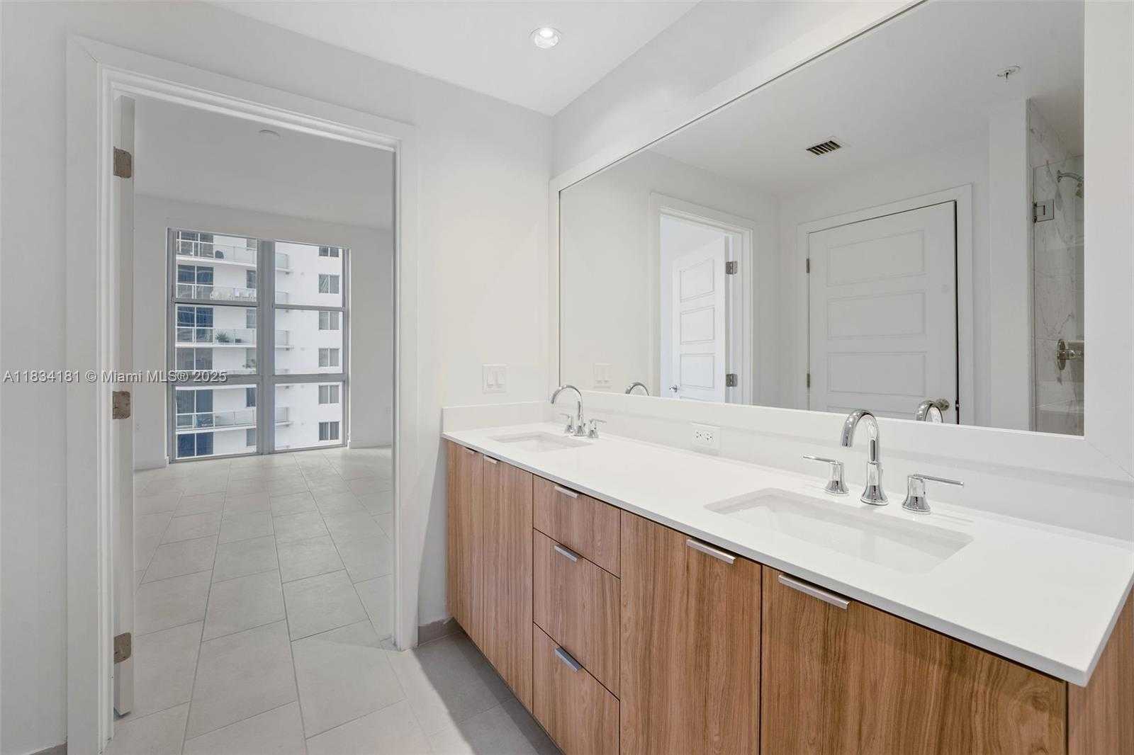 Small Image of 2150 NORTH BAYSHORE DR #0709, Miami Number 17