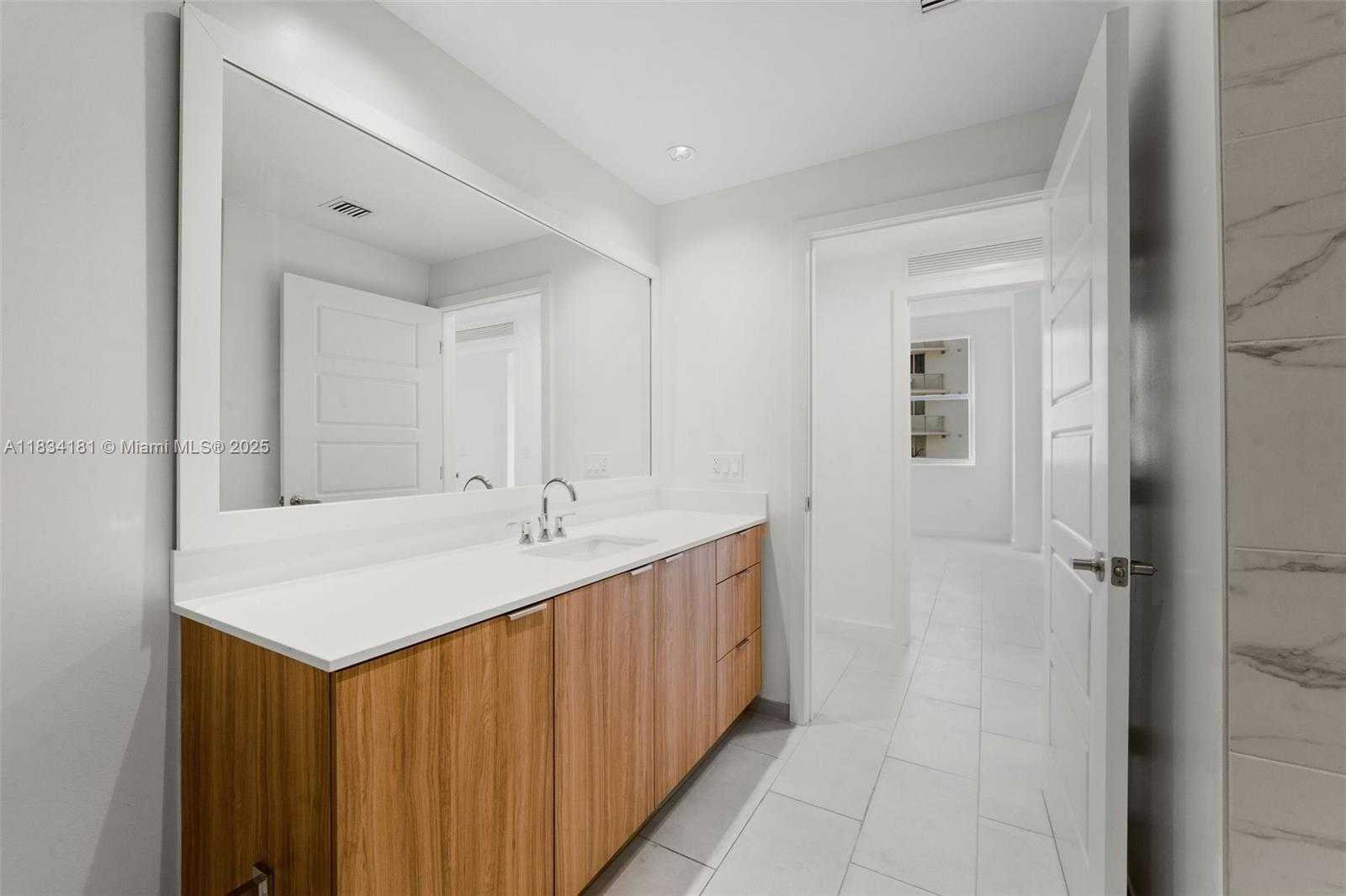 Small Image of 2150 NORTH BAYSHORE DR #0709, Miami Number 24