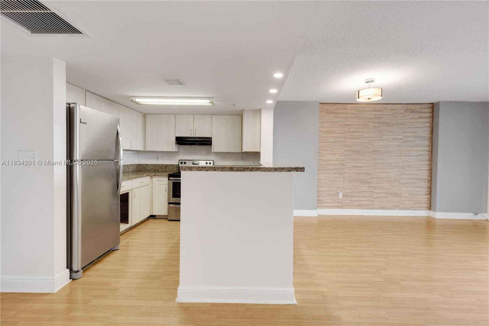 Small Image of 3000 CORAL WAY #513, Miami Number 4