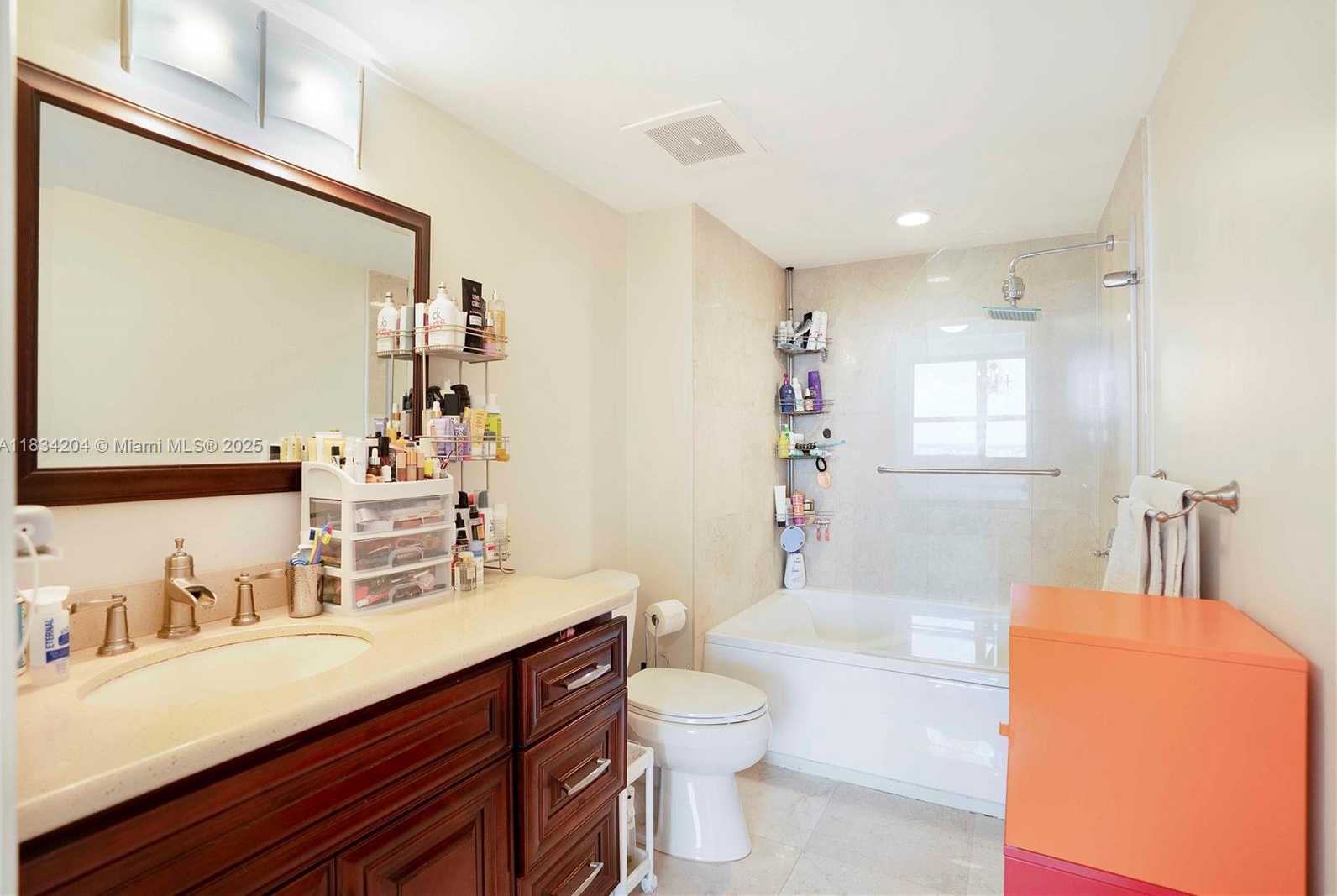 Small Image of 19501 WEST COUNTRY CLUB DR #1610, Aventura Number 17