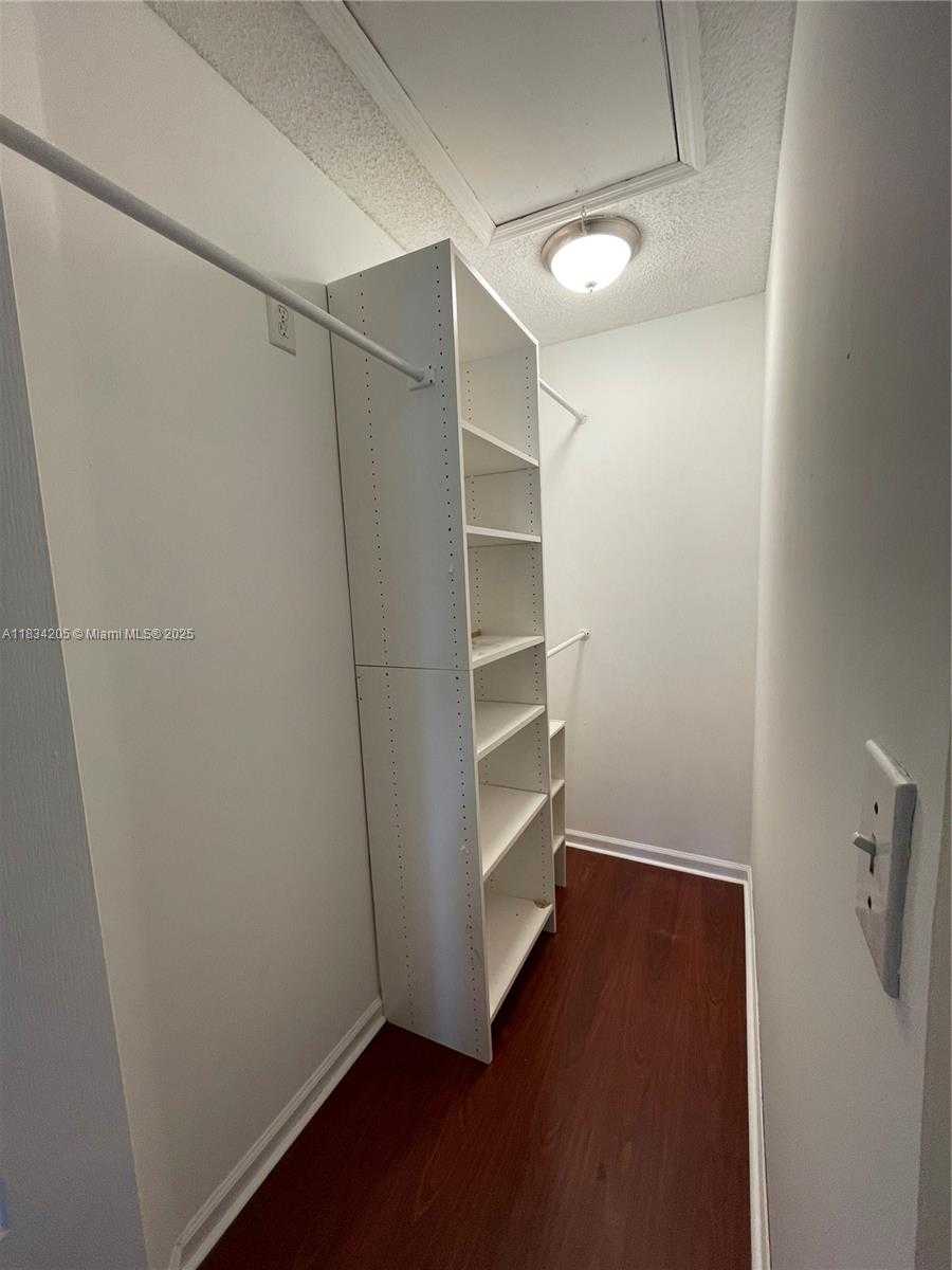 Small Image of 14124 SW 121st Pl, Miami, FL 33186, USA Number 13