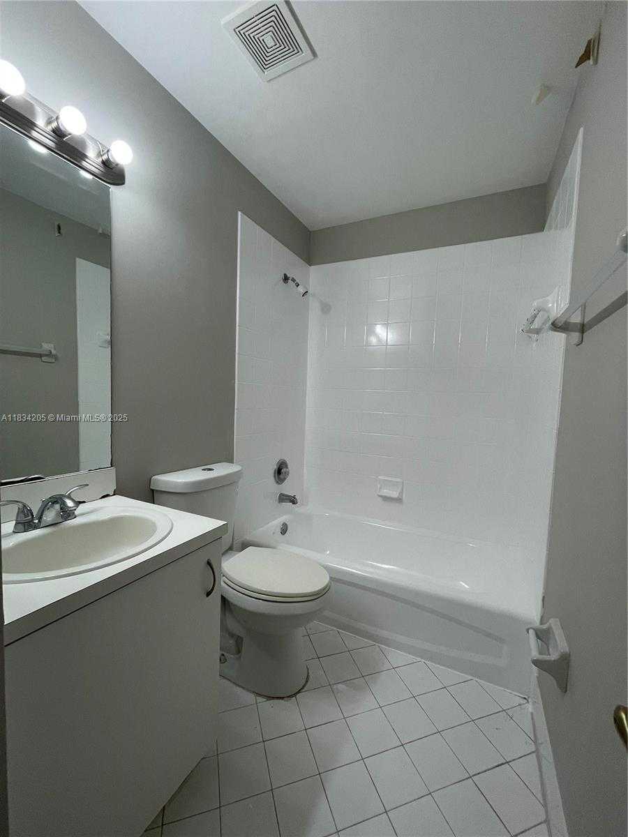 Small Image of 14124 SW 121st Pl, Miami, FL 33186, USA Number 14