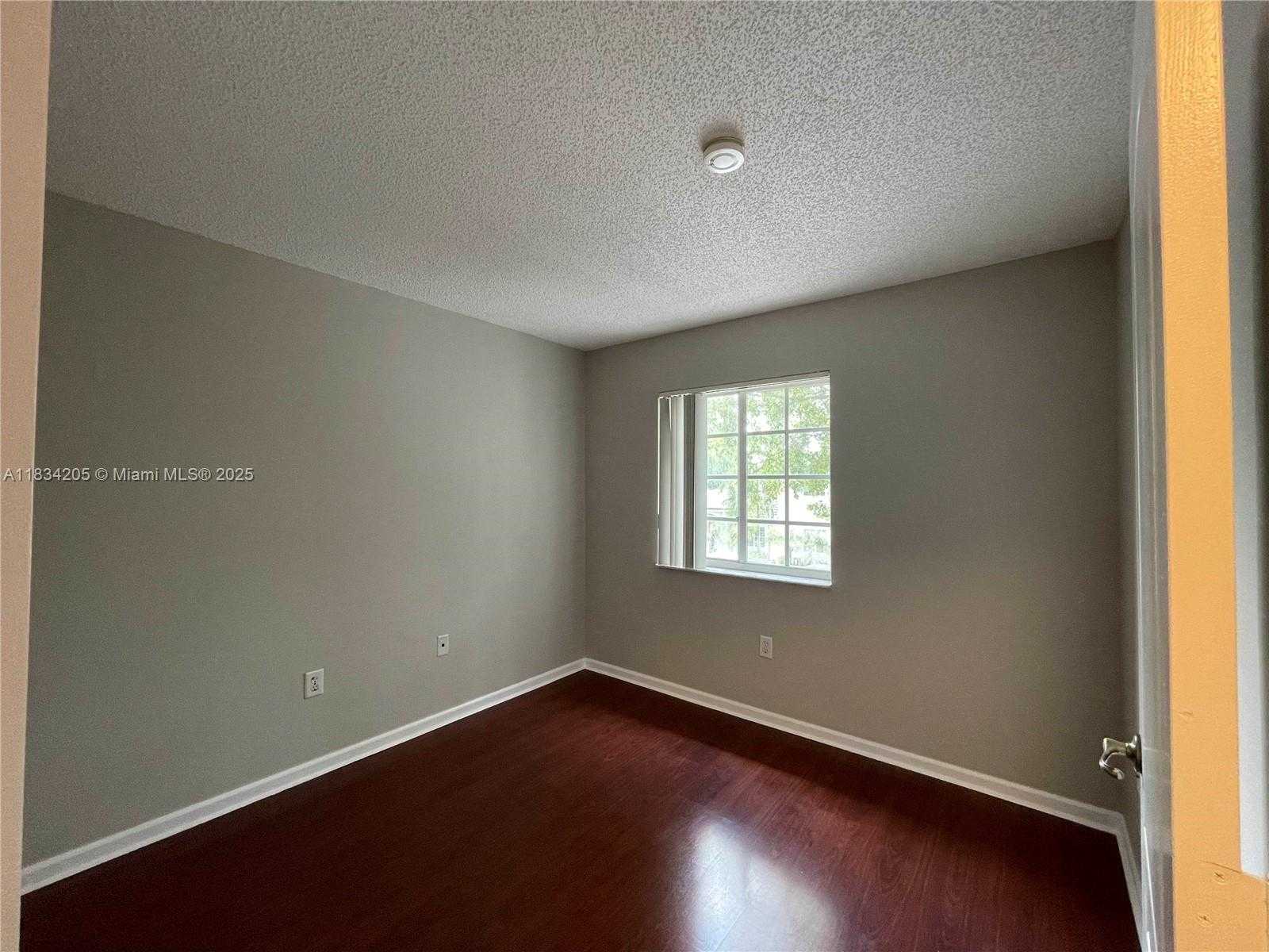 Small Image of 14124 SW 121st Pl, Miami, FL 33186, USA Number 15