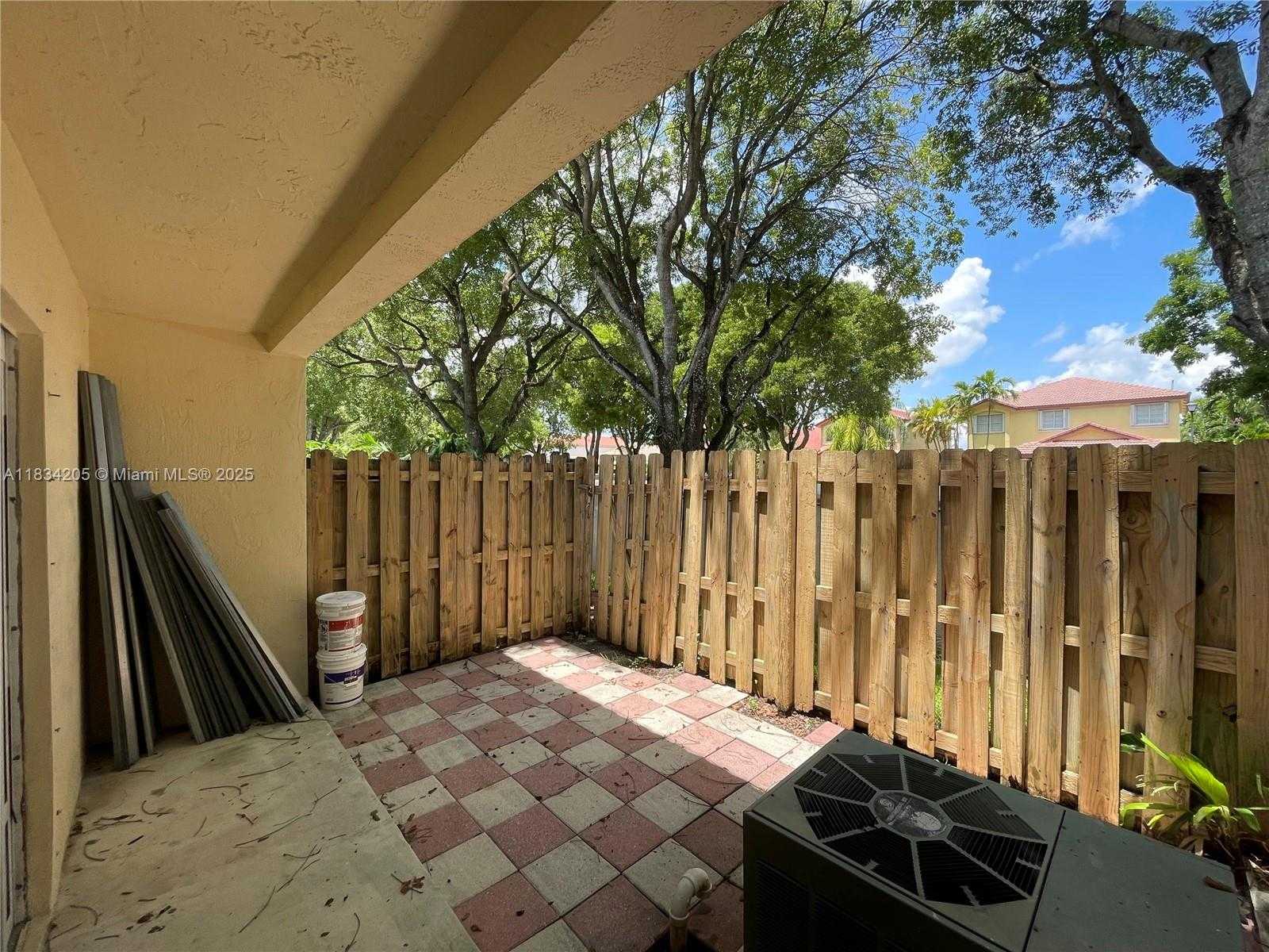 Small Image of 14124 SW 121st Pl, Miami, FL 33186, USA Number 17