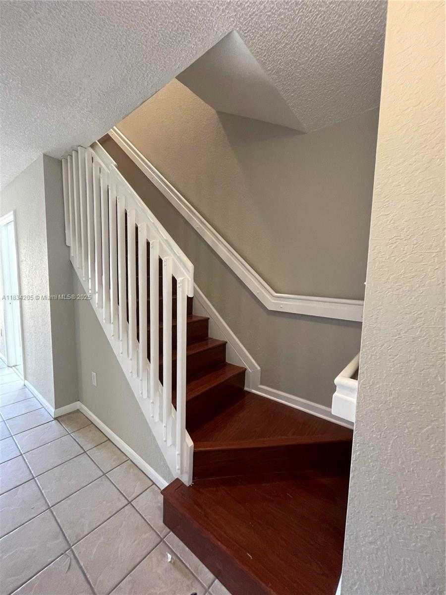 Small Image of 14124 SW 121st Pl, Miami, FL 33186, USA Number 8