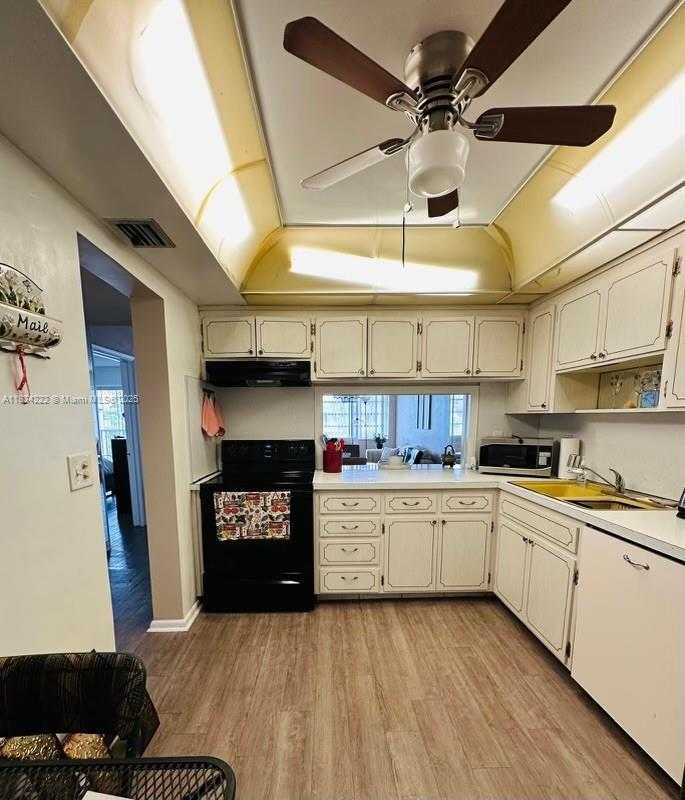 Small Image of 330 SOUTH EAST 2ND ST #204G, Hallandale Beach Number 2