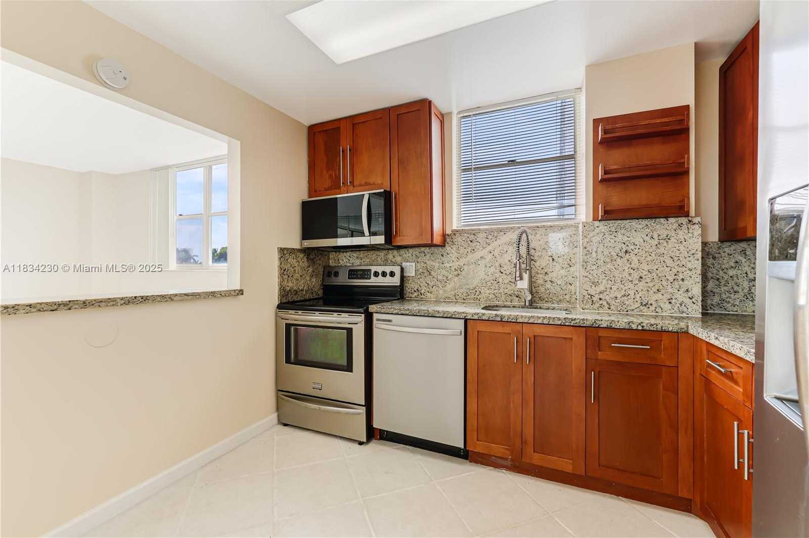 Small Image of 2821 NORTH MIAMI BEACH BLVD #3R, North Miami Beach Number 12