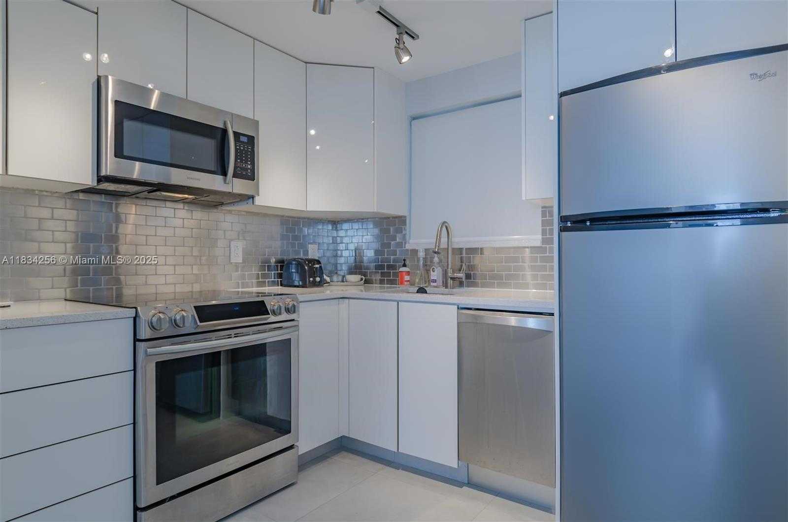 Small Image of 1345 LINCOLN RD #1202, Miami Beach Number 5