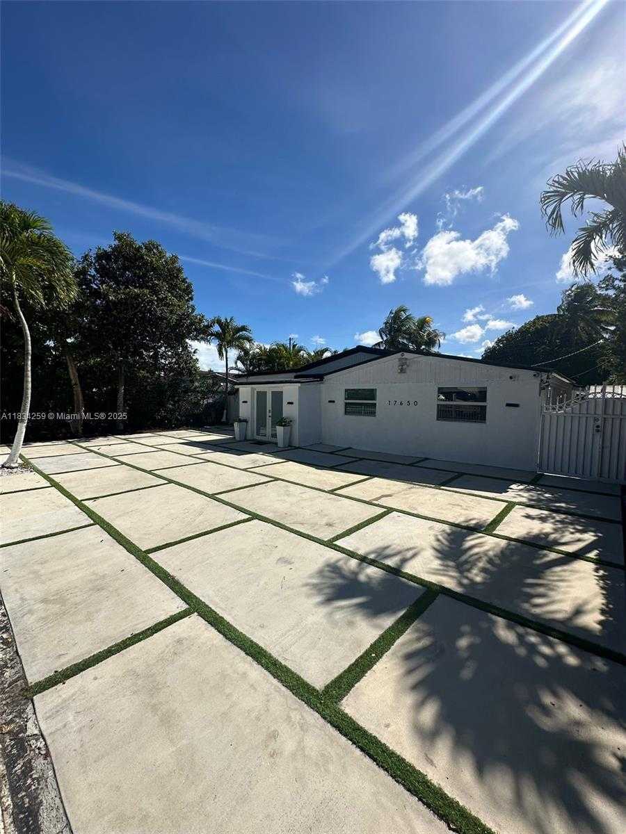 Small Image of 17650 NORTH EAST 19TH AVE, North Miami Beach Number 15