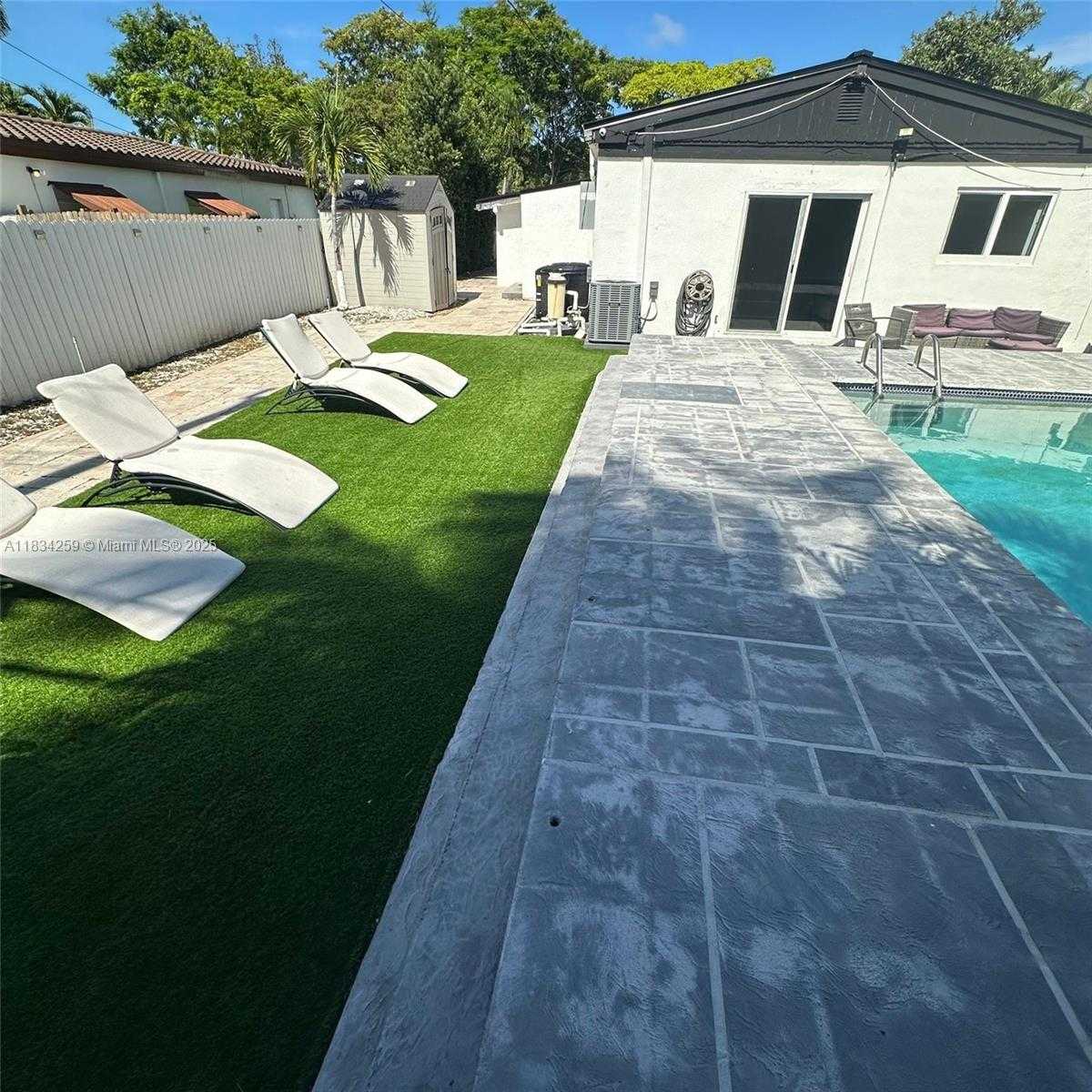 Small Image of 17650 NORTH EAST 19TH AVE, North Miami Beach Number 17