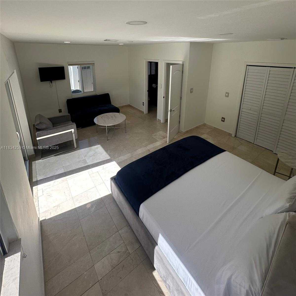 Small Image of 17650 NORTH EAST 19TH AVE, North Miami Beach Number 7