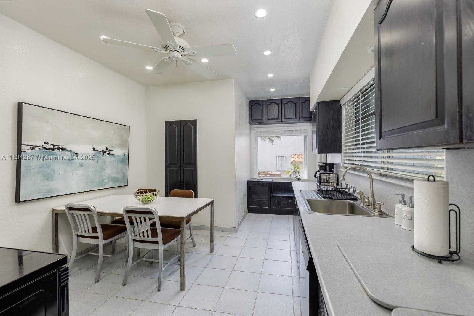 Small Image of 1134 HARRISON ST #1134, Hollywood Number 17
