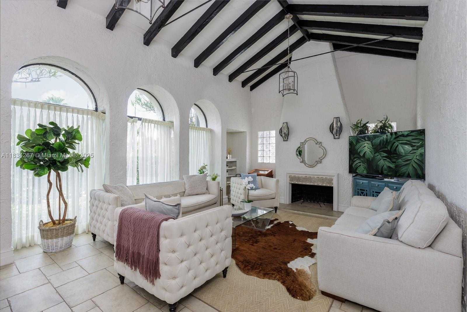 Small Image of 1134 HARRISON ST #1134, Hollywood Number 2