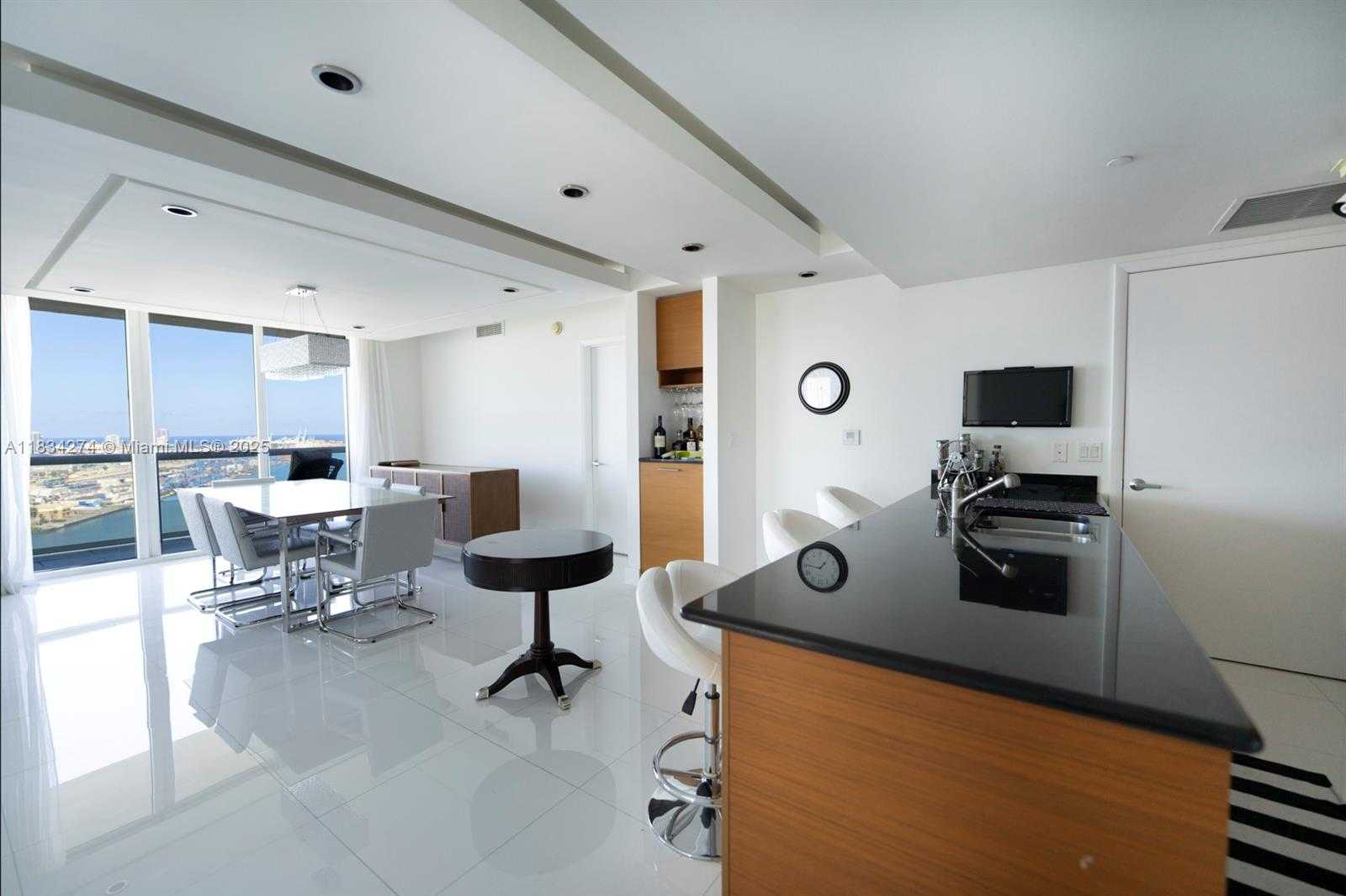 Small Image of 50 BISCAYNE BLVD #3702, Miami Number 10