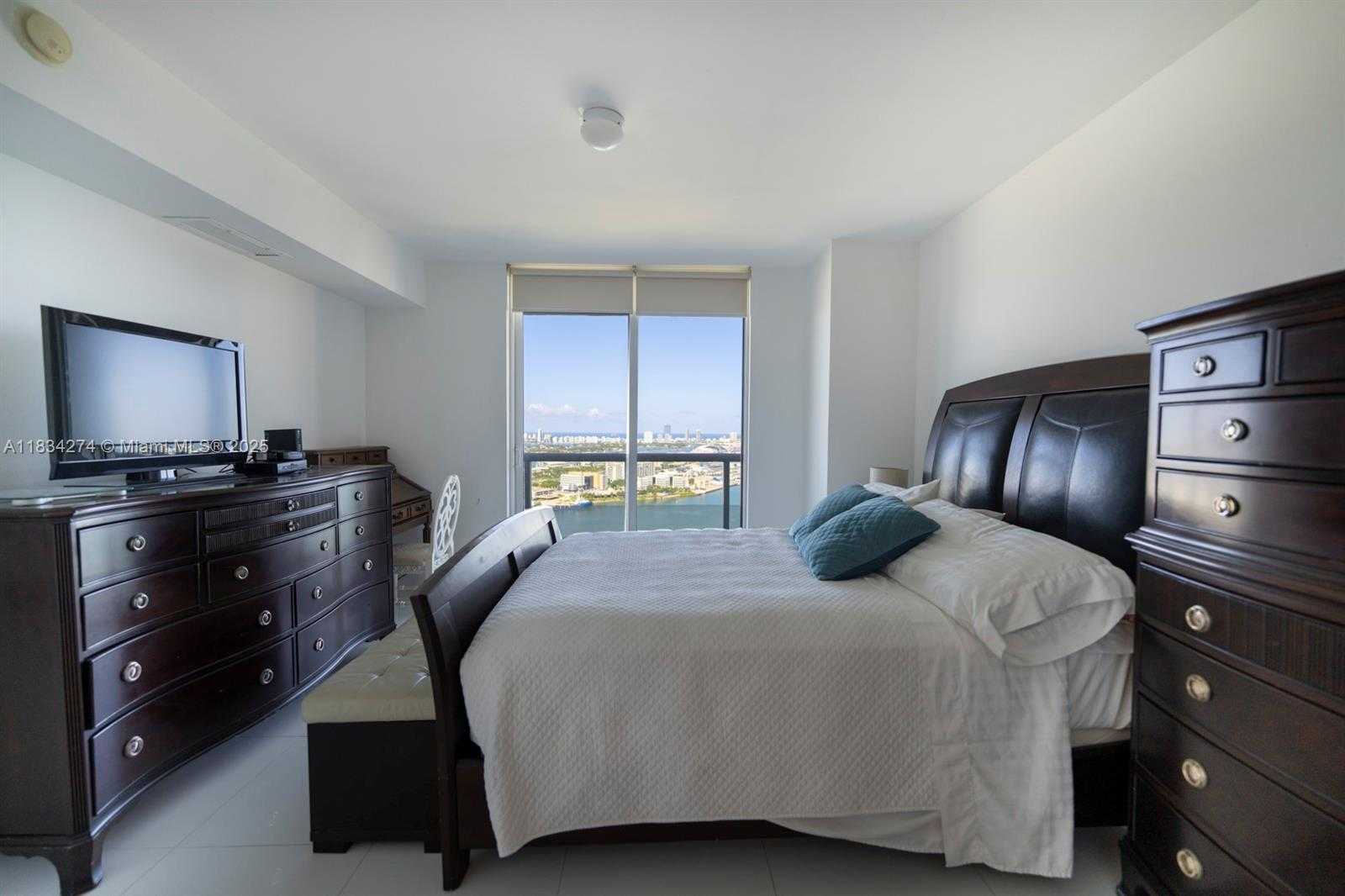 Small Image of 50 BISCAYNE BLVD #3702, Miami Number 14