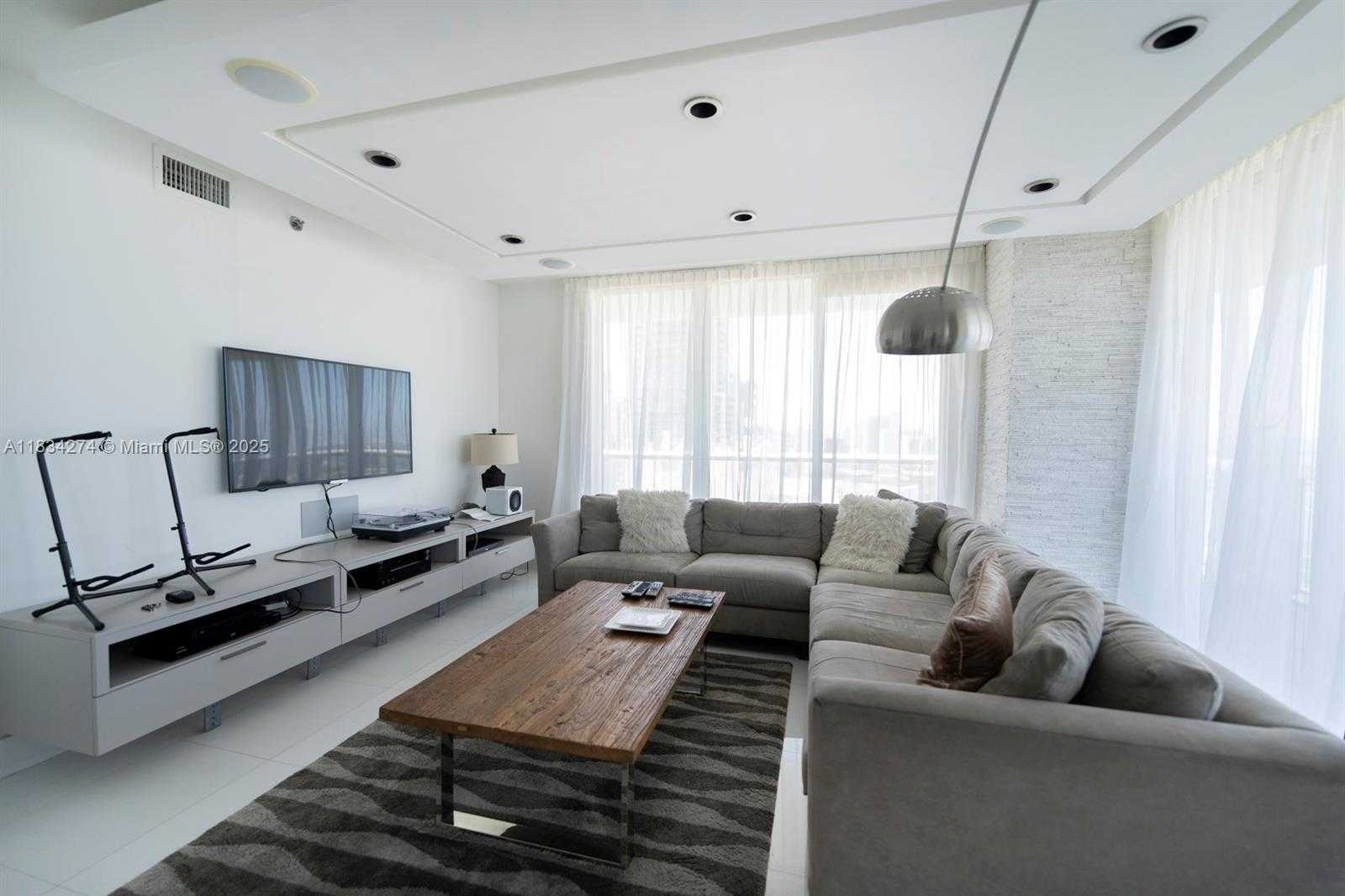Small Image of 50 BISCAYNE BLVD #3702, Miami Number 7