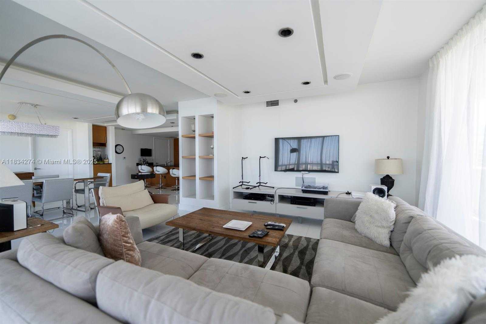 Small Image of 50 BISCAYNE BLVD #3702, Miami Number 8