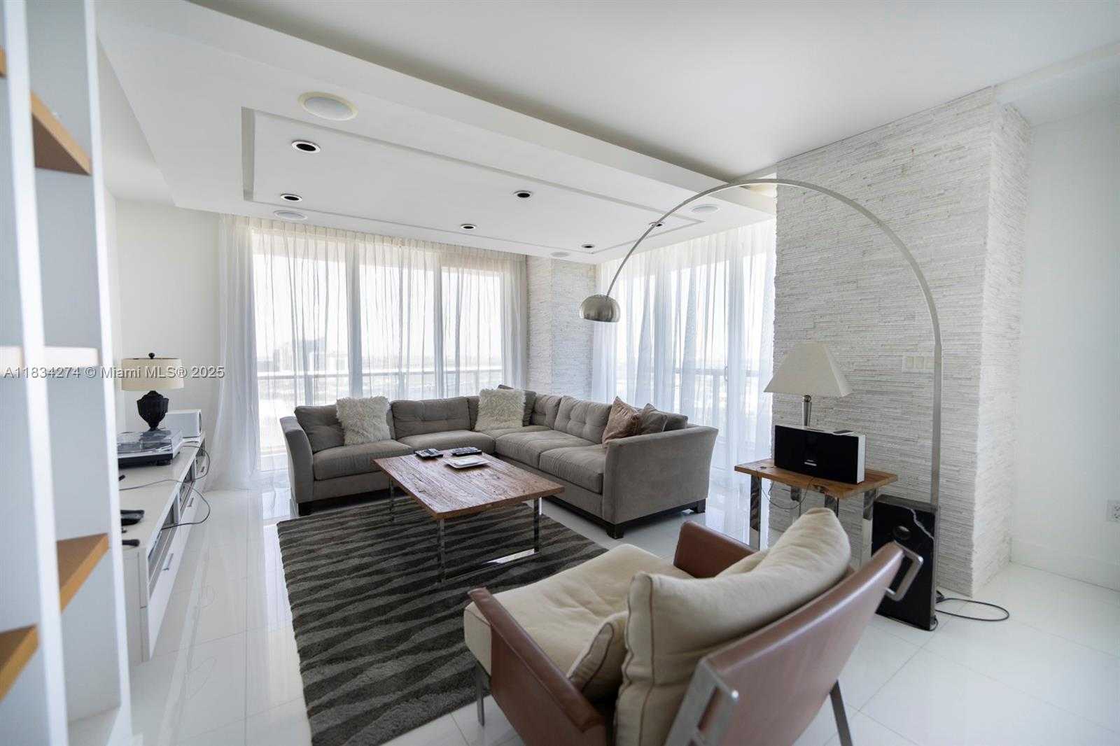 Small Image of 50 BISCAYNE BLVD #3702, Miami Number 9