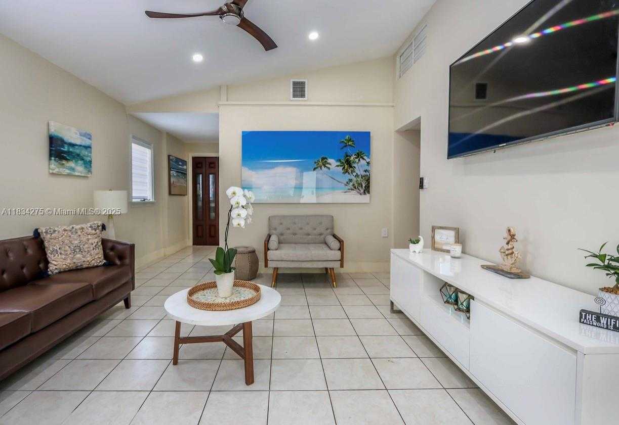 Small Image of 6528 SOUTH WEST 30TH ST #1, Miami Number 4