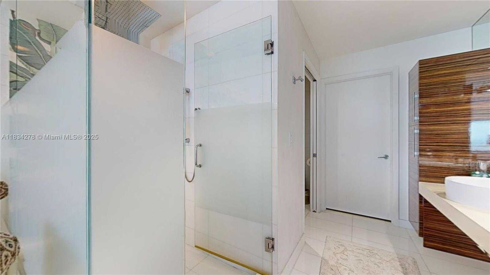 Small Image of 2020 NORTH BAYSHORE DR #2801, Miami Number 19