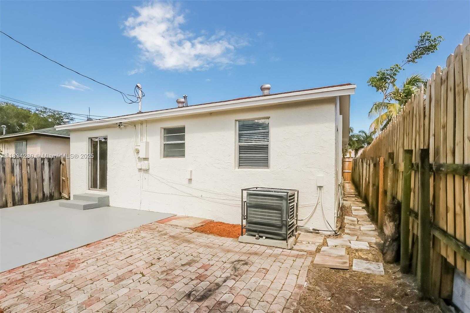 Small Image of 617 S A ST, Lake Worth Number 15