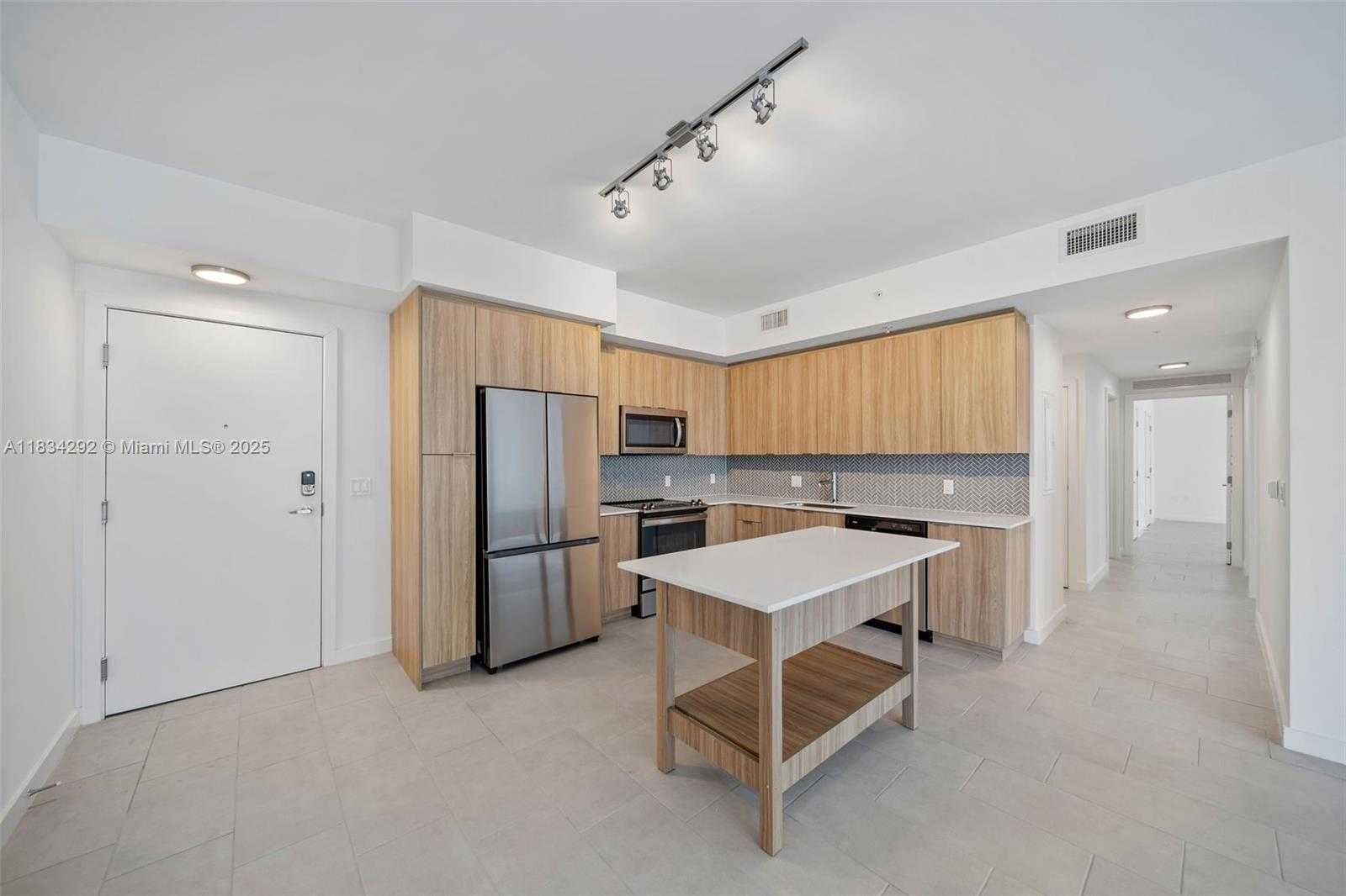 Small Image of 2150 NORTH BAYSHORE DR #2409, Miami Number 15
