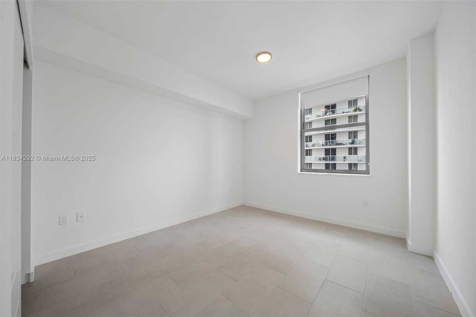 Small Image of 2150 NORTH BAYSHORE DR #2409, Miami Number 30