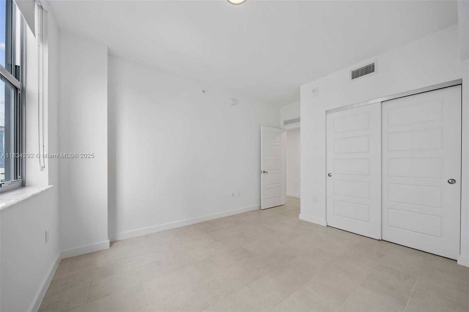 Small Image of 2150 NORTH BAYSHORE DR #2409, Miami Number 31