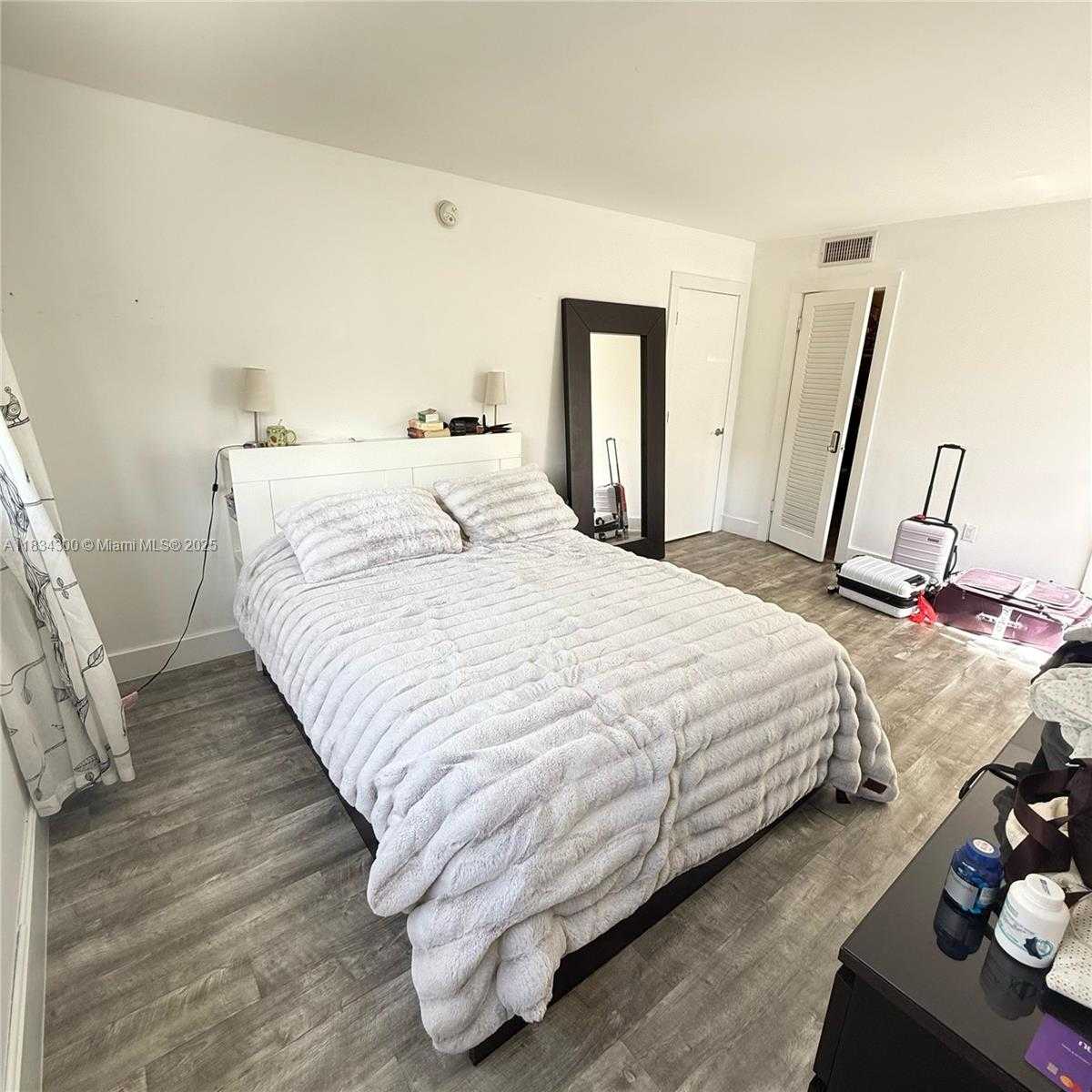 Small Image of 1075 93RD ST #206, Bay Harbor Islands Number 17