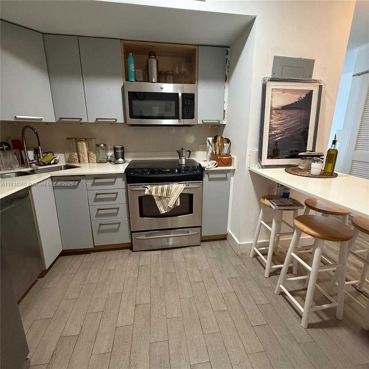 Small Image of 1075 93RD ST #206, Bay Harbor Islands Number 6