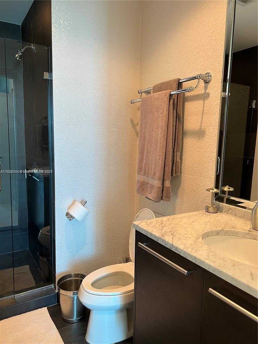 Small Image of 900 BISCAYNE BLVD #3408, Miami Number 4