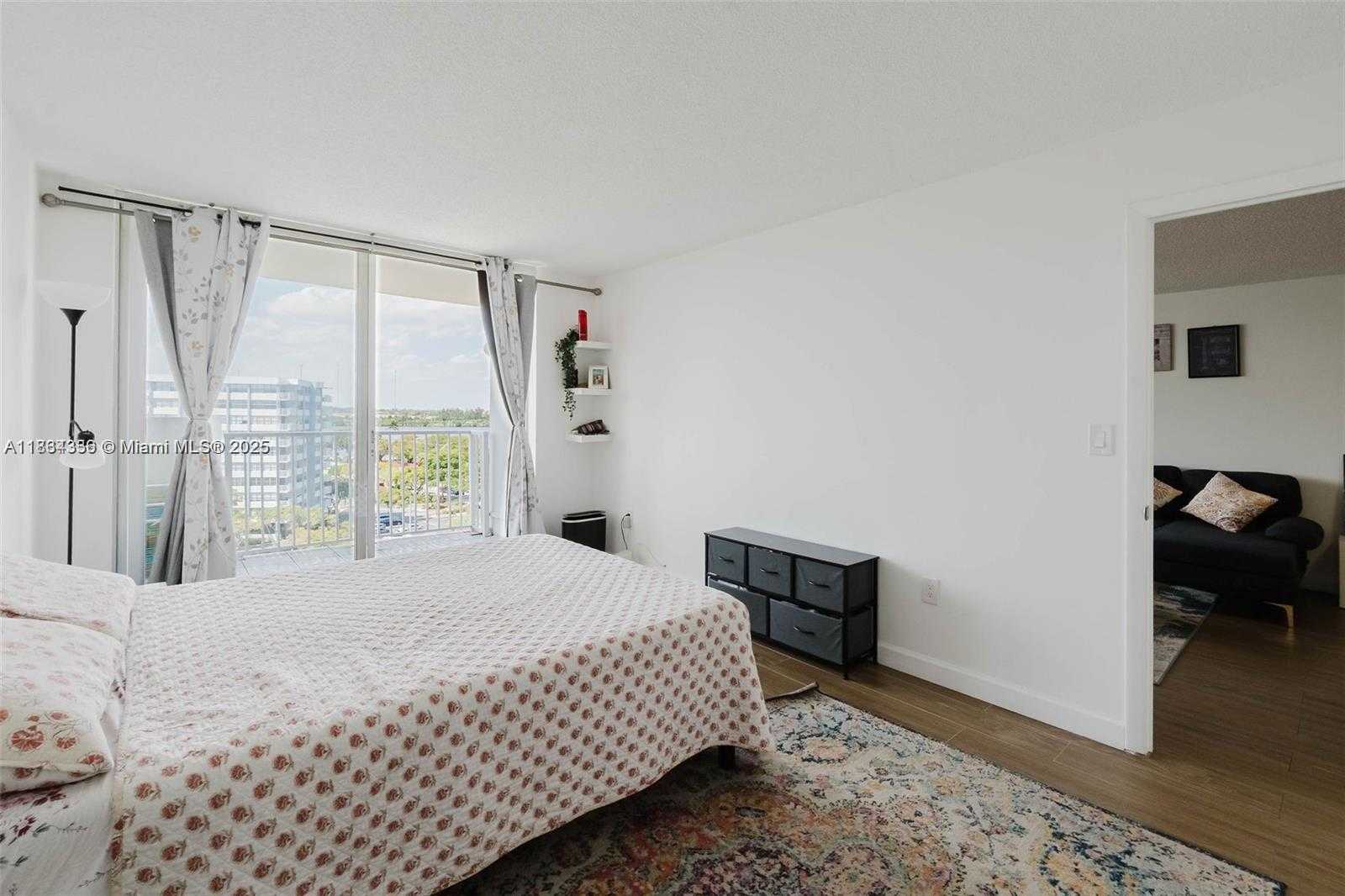 Small Image of 1300 NORTH EAST MIAMI GARDENS DR #917E, Miami Number 8