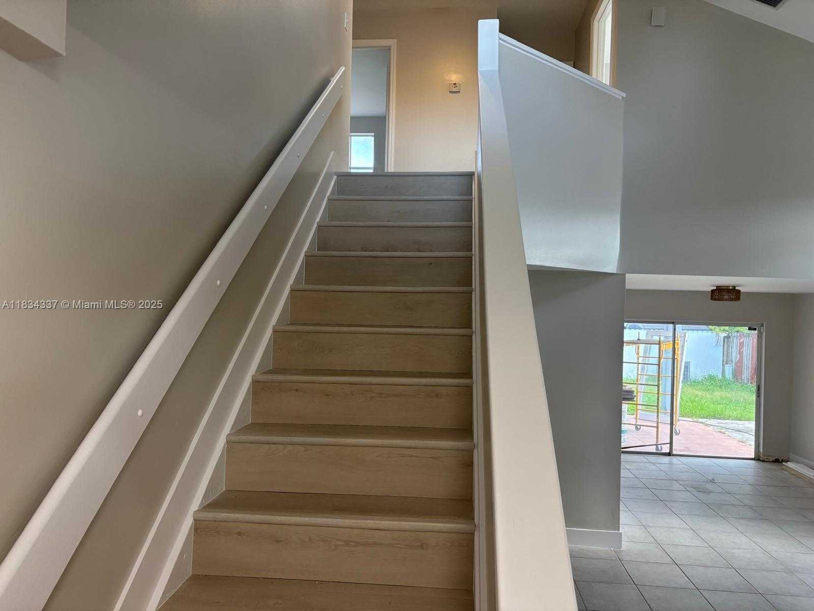 Small Image of Miami Number 30