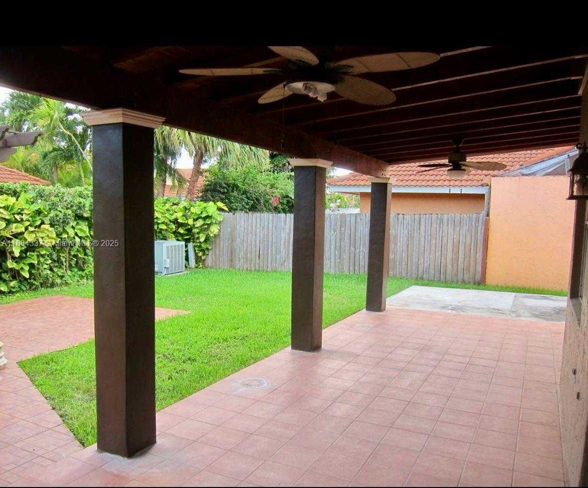 Small Image of Miami Number 4