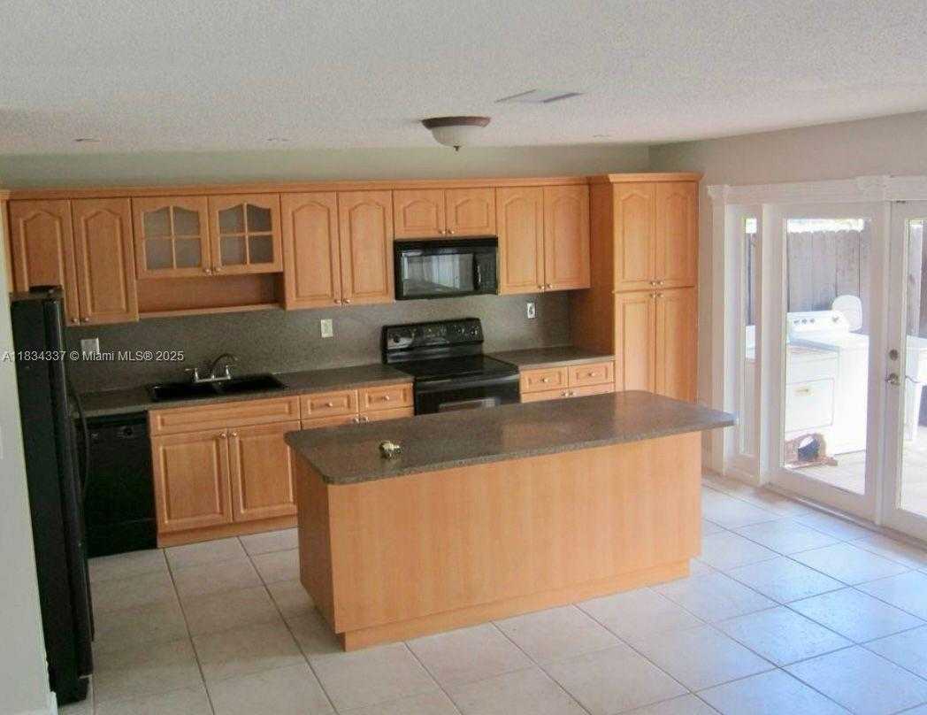 Small Image of Miami Number 8