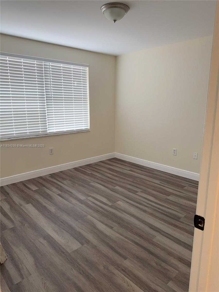 Small Image of 5490 NORTH WEST 92ND AVE, Sunrise Number 14