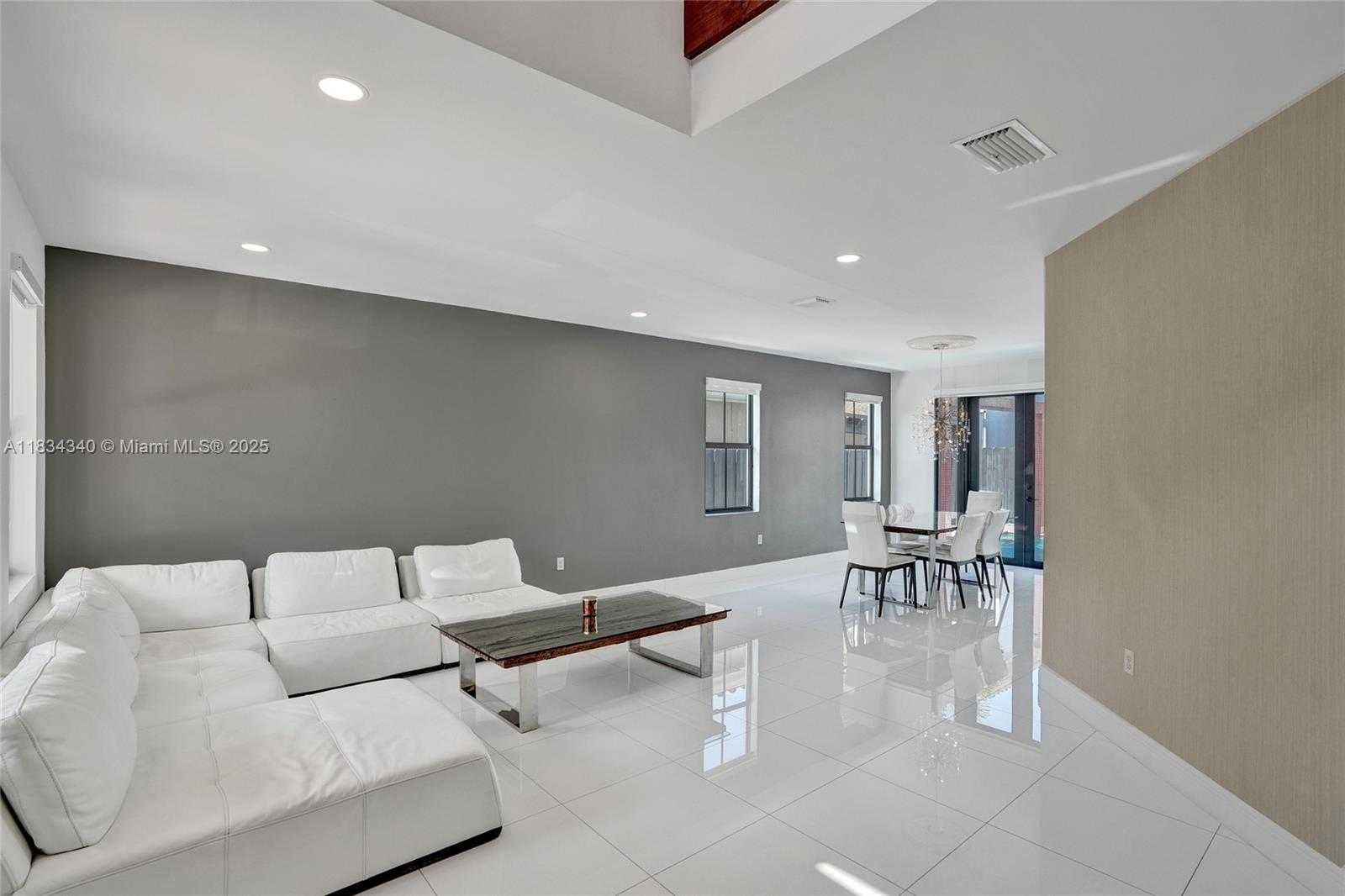 Small Image of 1007 NORTH WEST 99TH CT, Miami Number 26
