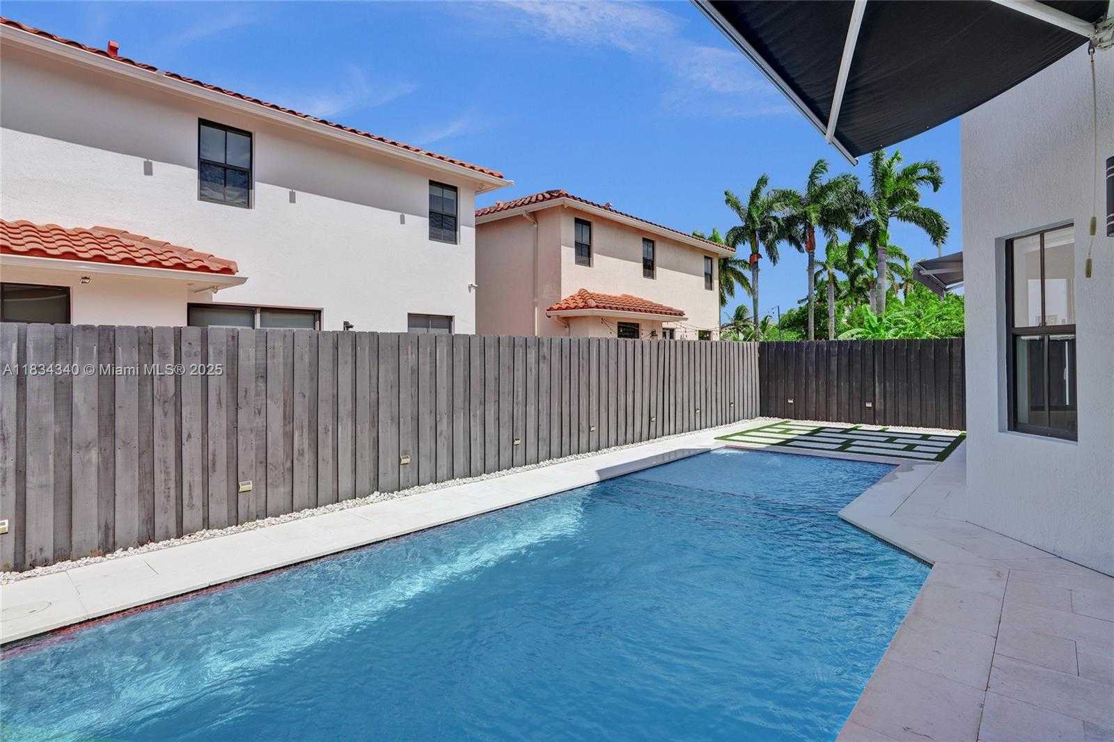 Small Image of 1007 NORTH WEST 99TH CT, Miami Number 33