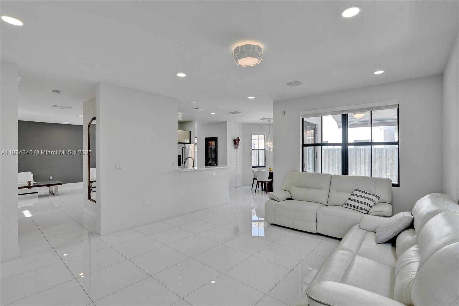 Small Image of 1007 NORTH WEST 99TH CT, Miami Number 42