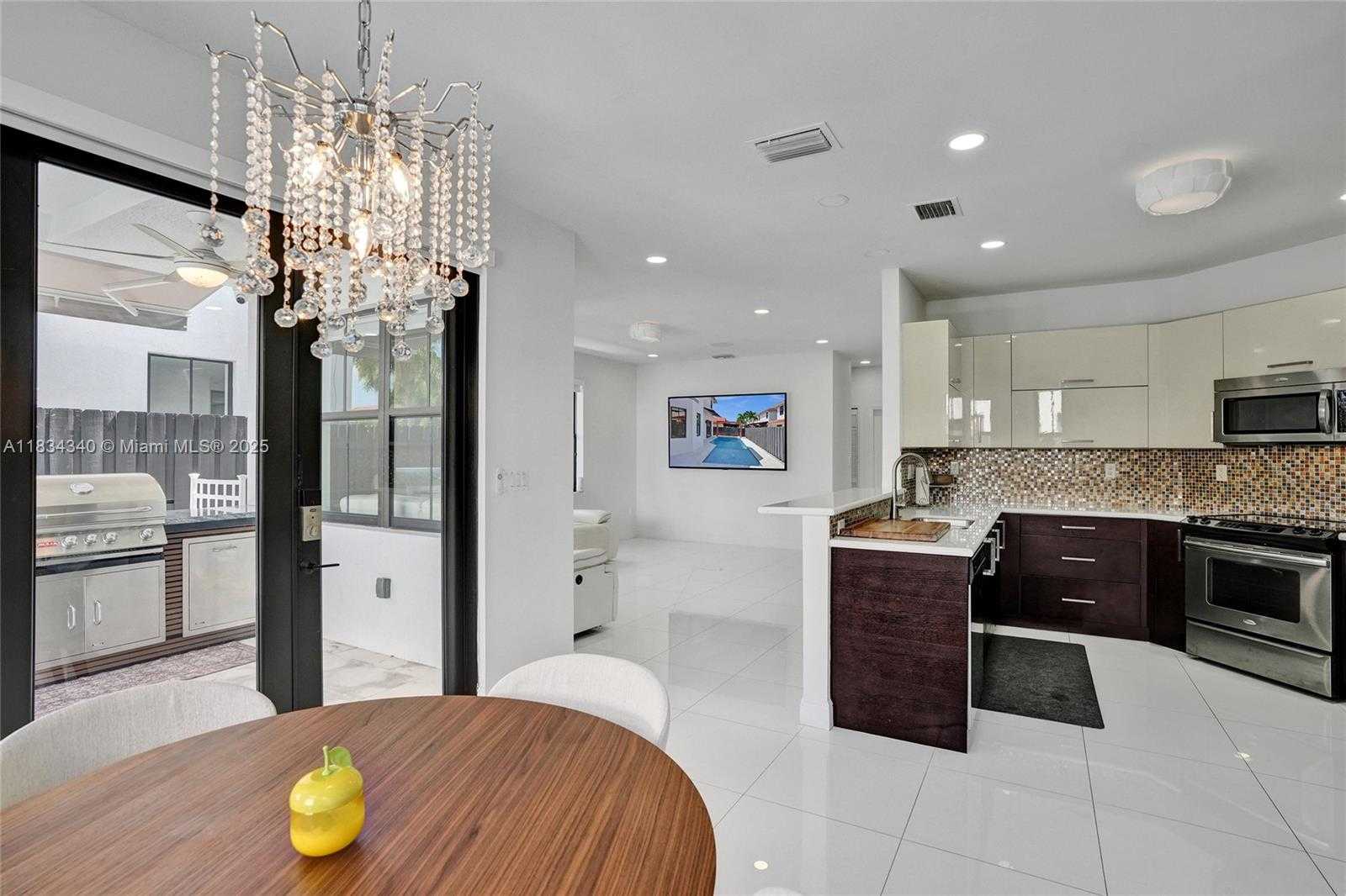 Small Image of 1007 NORTH WEST 99TH CT, Miami Number 46