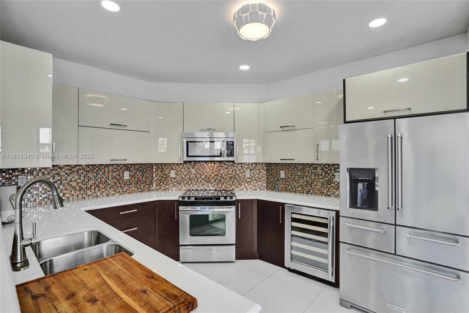 Small Image of 1007 NORTH WEST 99TH CT, Miami Number 48