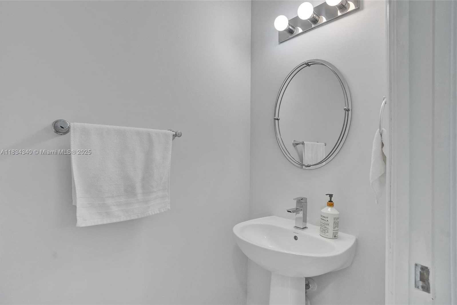 Small Image of 1007 NORTH WEST 99TH CT, Miami Number 51