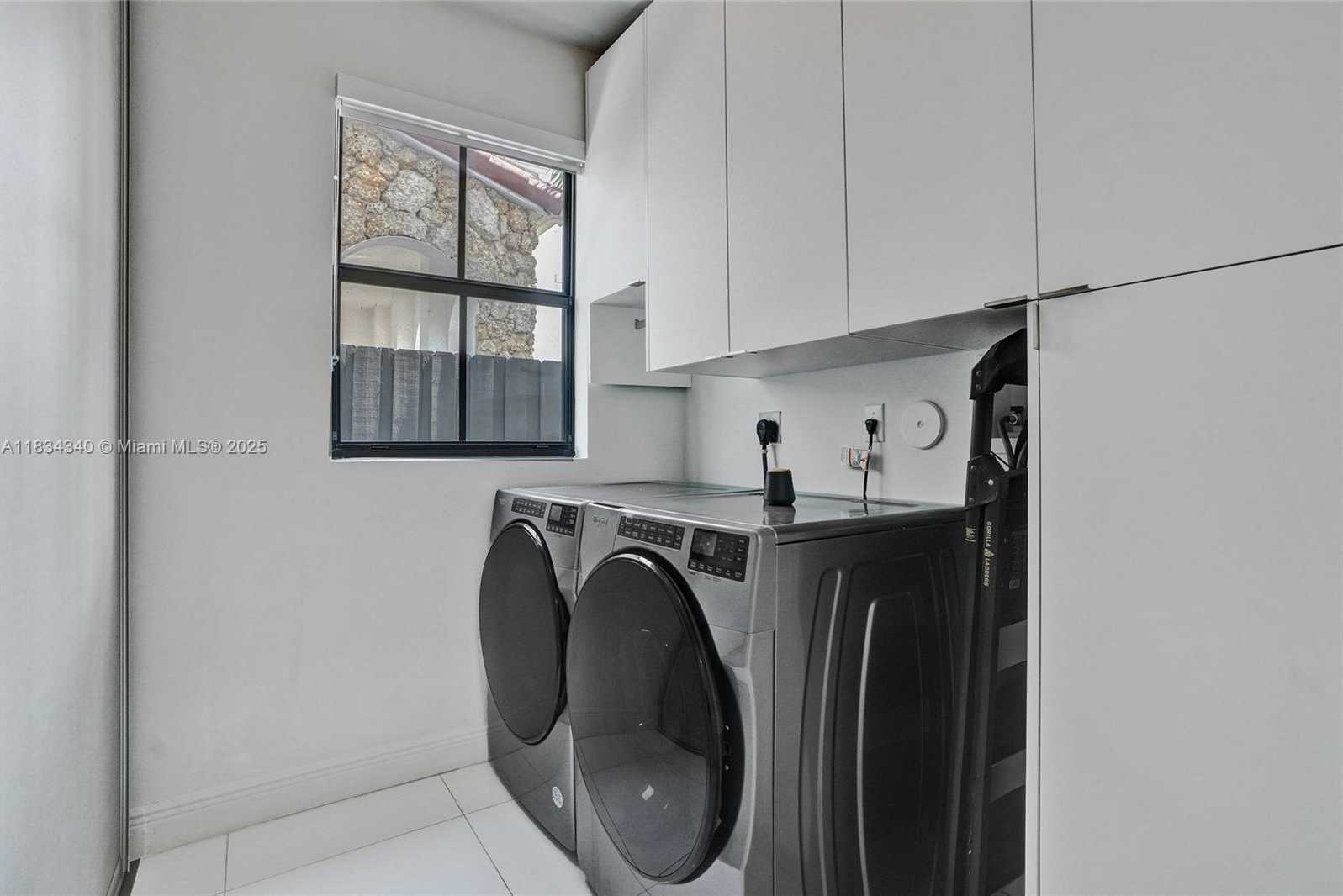 Small Image of 1007 NORTH WEST 99TH CT, Miami Number 52